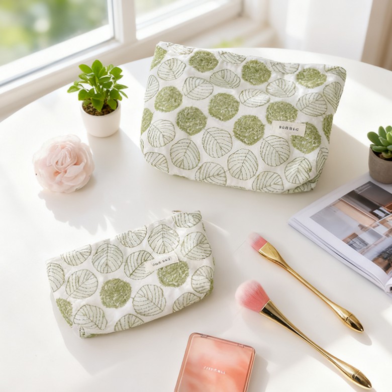 Fresh Cotton Linen Embroidered Makeup Pouch Fresh Cotton Linen Embroidered Makeup Pouch