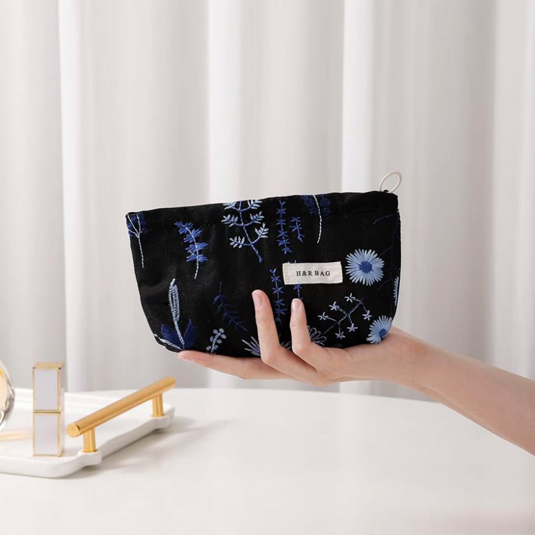 Handmade Embroidered Cosmetic Bag Set 2PCS Handmade Embroidered Cosmetic Bag Set 2PCS