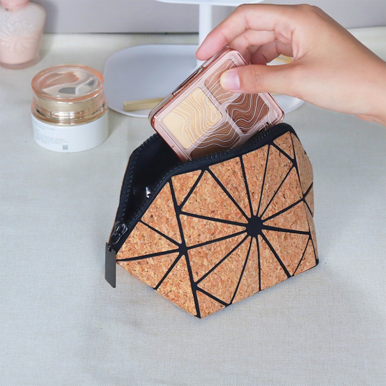Eco-friendly Folding Cork Makeup Bag Eco-friendly Folding Cork Makeup Bag